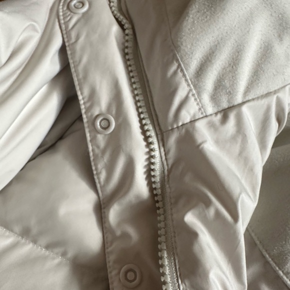 Patagonia Women's Puffer Jacket - Cream - Picture 6 of 10